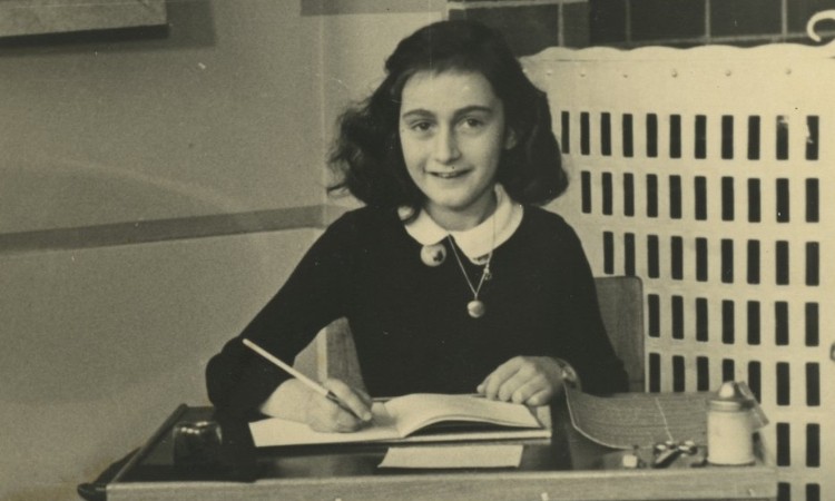 Irodalmi léleksimogató - Anne Frank ma lenne 91 éves
