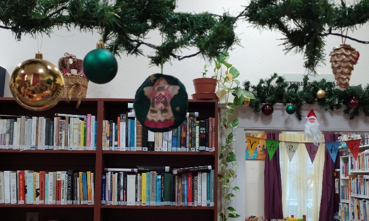 A Wekerlei Könyvtár karácsonyi hangulatban - ünnepi fotók a könyvtárból