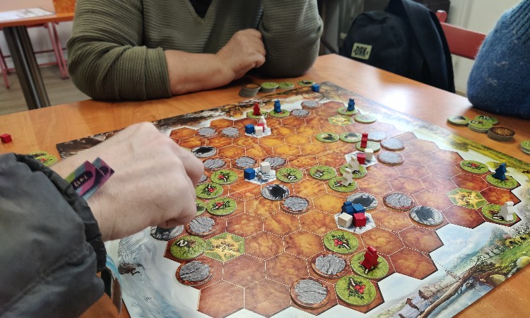 Társasjáték hétfő a Wekerlei Könyvtárban :: 2026.04.13.