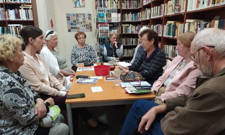 Verses emlékezés és búcsúzás - Versbarátok klubja a Wekerlei Könyvtárban