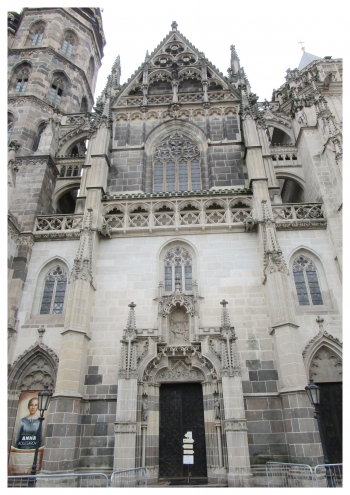 15847